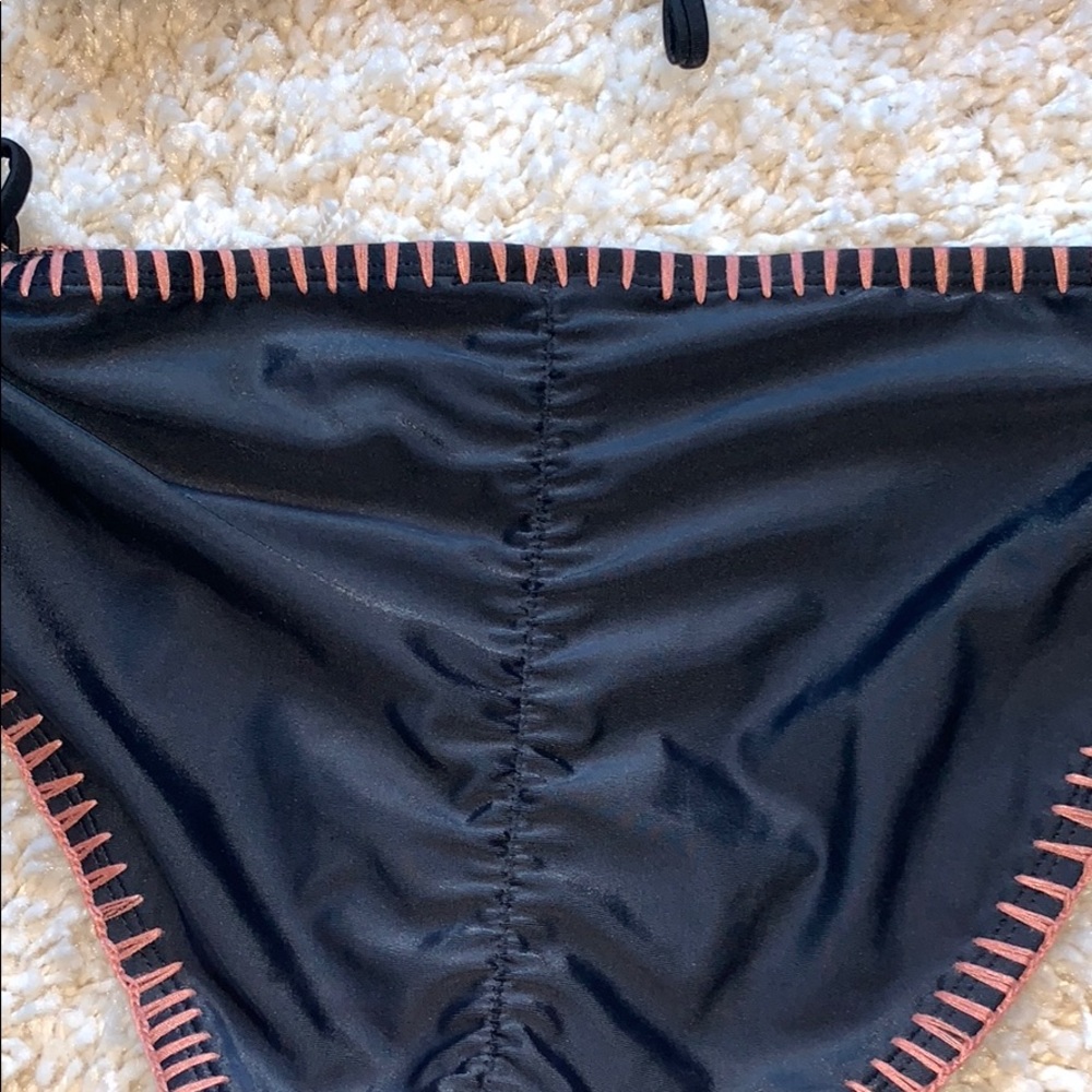 Crotchet Bikini - Picture 3 of 3